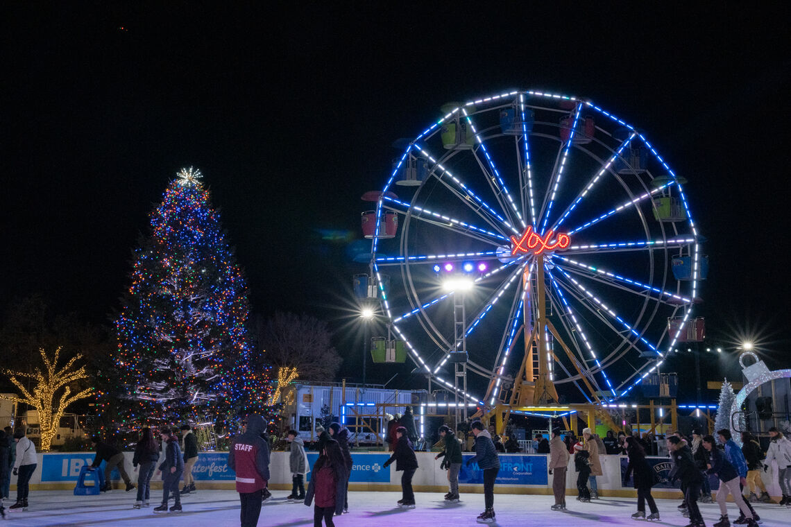 Holiday Tree Lighting Powered by PECO at Independence Blue Cross RiverRink Winterfest